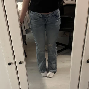 Jeans - Fina lågmidjade jeans från H&M❤️