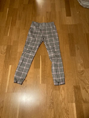 Byxor - Fina och sköna byxor det kan inte bli bättre. Aldrig använt