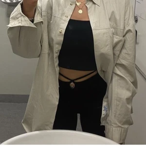 Byxor - Byxor med snörning, kan skickas mot frakt eller mötas upp i Falun.💕