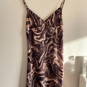 Klänning  - Haft på mig den en gång