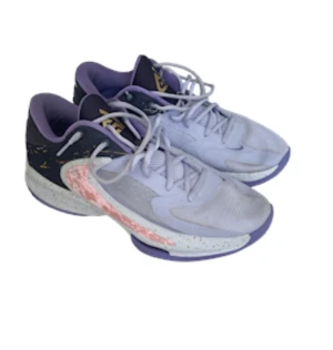 Nike zoom freak 4  - Priset kan diskuteras  Säljer mina ‘zoom freak 4 all star weekend’ för att jag inte gillade dom så mycket.  Dom har inga skador och att grip är kvar har använt dom 4 gånger 