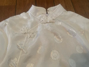 Asiatiskt inspirerad tröja - Fint material och perfekt skick! 