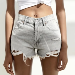 Jeansshorts  - Helt nya jeansshorts från zara❤️