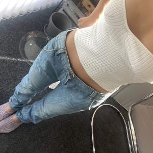 Boyfriend jeans i randig tvätt❤️Vet inte storlek men skulle säga S-M