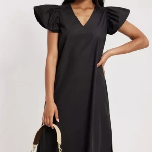 Finaste klänningen - Nyskick, svart långklänning med snöre i midjan. Storlek s