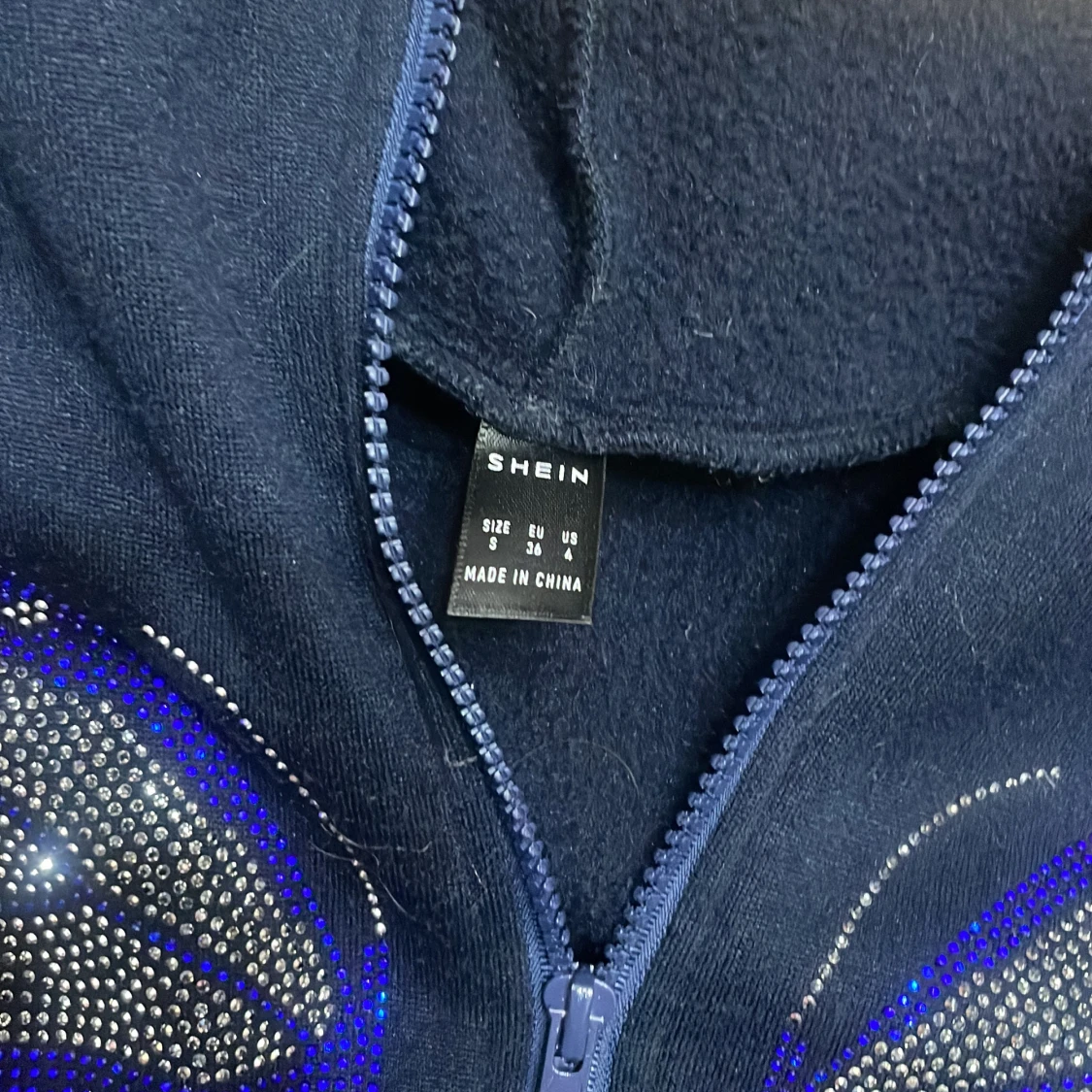 Fjärils hoodie med kristaller 34 - 90