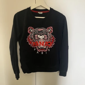 Kenzo tröja  - Kenzo tröja storlek S. Säljer för 500kr. 