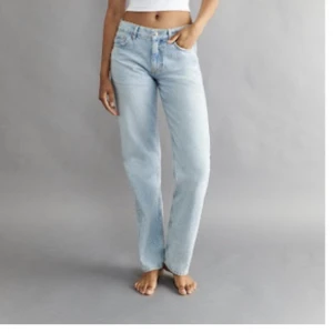 Ljusblåa jeans från Gina tricot  - Säljer mina jättefina jeans från Gina tricot 