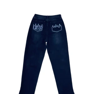 Svarta UNFAIR jeans - Baggy Svarta byxor | design av UNFAIR Baggy skate jeans / Y2K