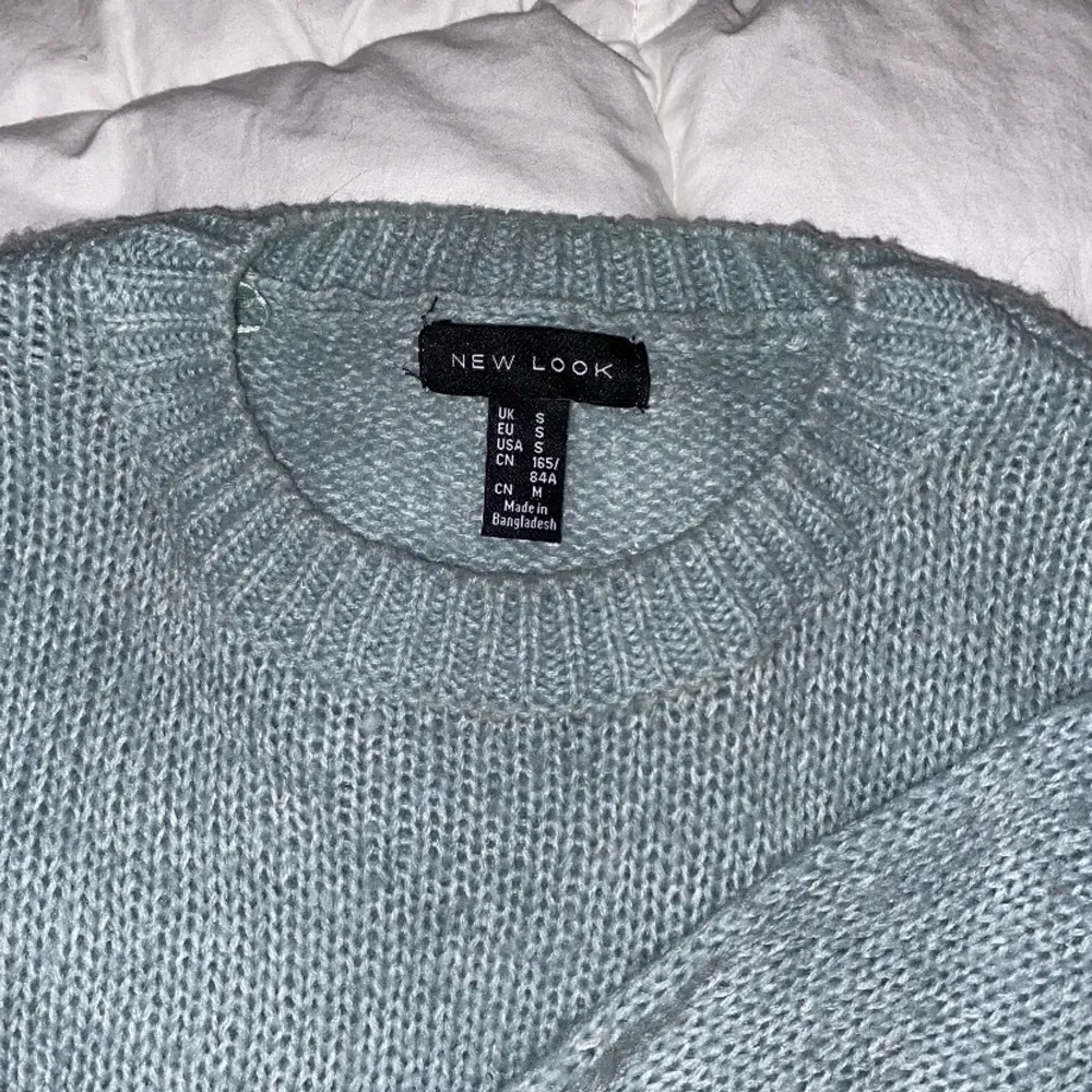 Stickad tröja i en turkos/grön färg, säljs pga ej används💓. Tröjor & Koftor.
