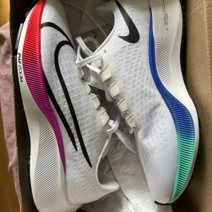 NYA nike air zoom pegasus stl 39  - Helt nya. 