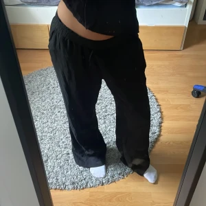 Linnebyxor - Supersköna Lågmidjade linne byxor som tyvärr är för stora på mig ❤️