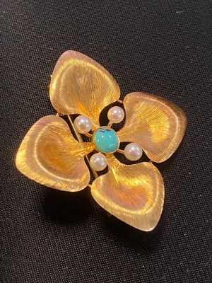 Guldbrosch 18k - Vacker brosch i äkta guld   BROSCH, 18k, guld, Guldsmedsatelje G B Nilsson, 1966