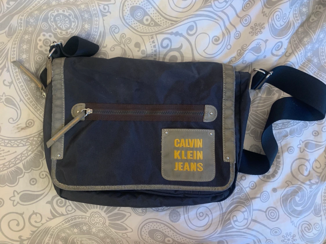 Calvin klein väska
