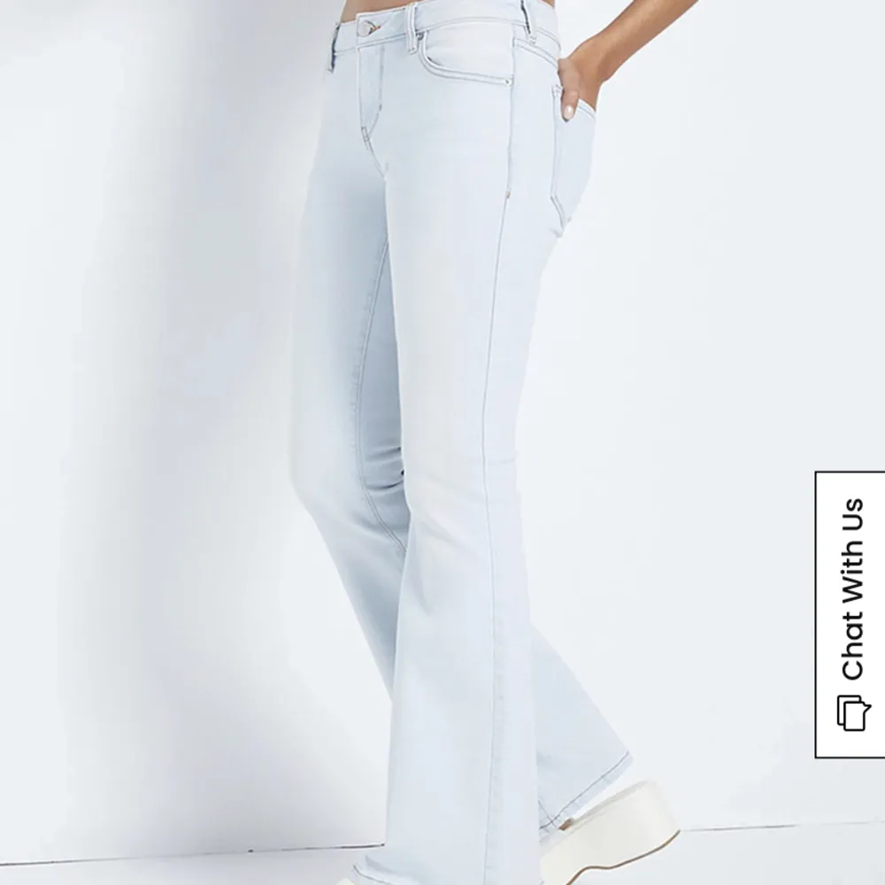 Intressekoll på mina lågmidjade jeans (uppsydda, jag är 160) köpte på Pacsun i New York. Jeans & Byxor.