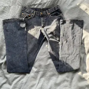 Bootcut Lois jeans som är i superbra skick!! Skriv för med bilder eller frågor, pris kan även diskuteras!❤️