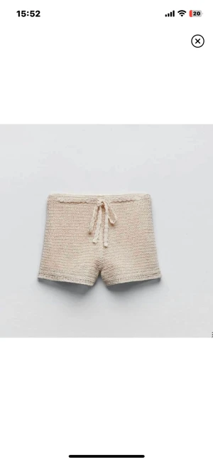 Virkade shorts  - Säljer dessa virkade shorts från zara perfekta till sommaren!! Knappt använda, köptes förra sommarn och säljs en längre 🥰