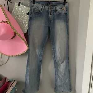 Replay jeans💕 - Replay jeans i storlek 25/30 köpte för 400 säljer för 200-250💕 möts bara up postar inga paket malö/Lund!❤️