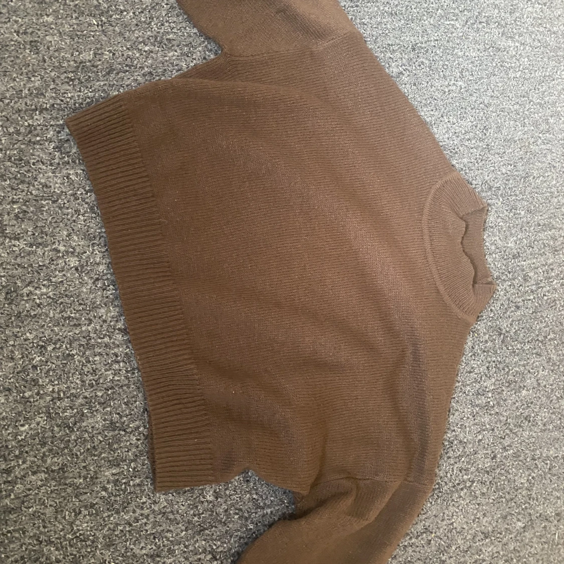 Brun stickad tröja/magtröja S/34 - 91