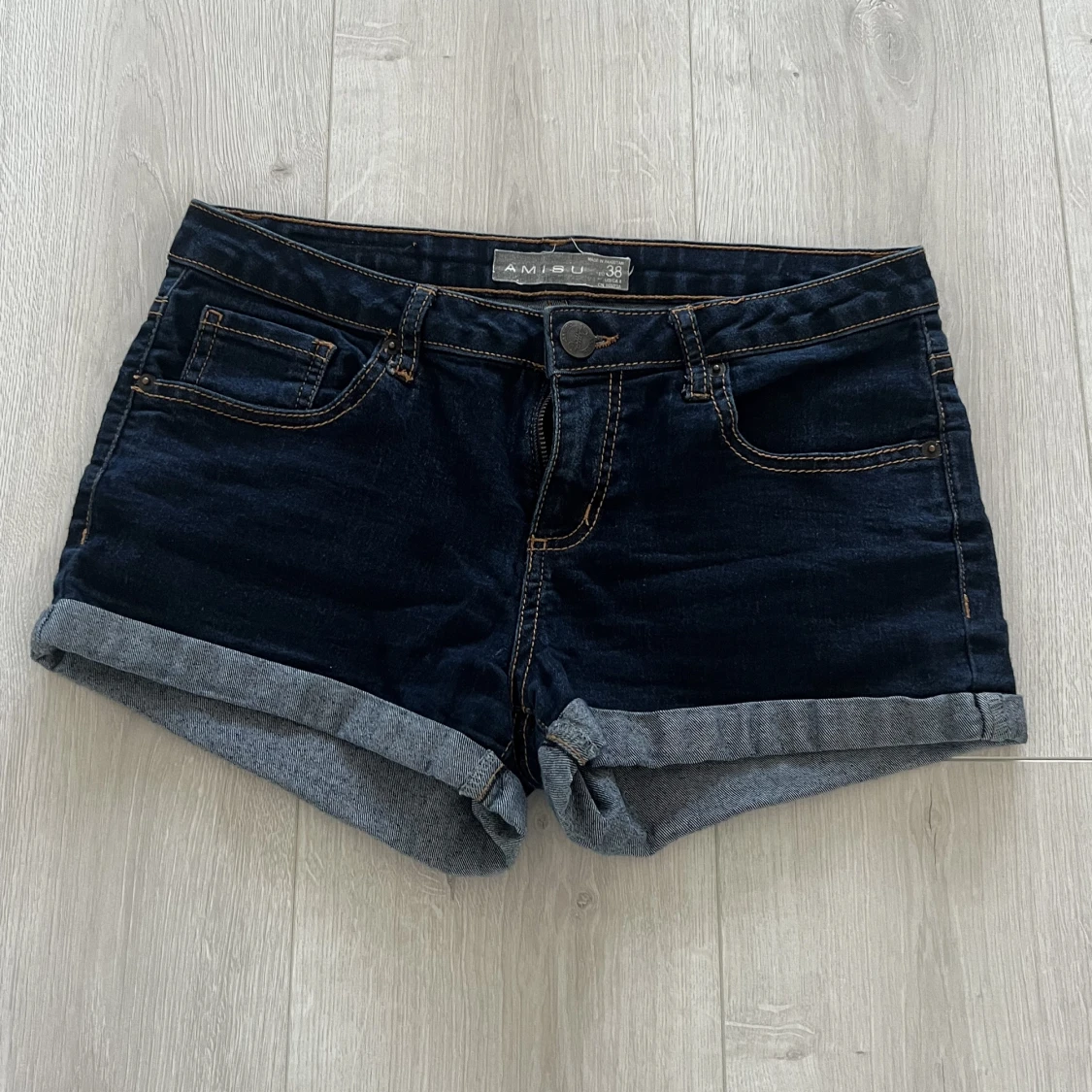 Lågmidjade jeansshorts 