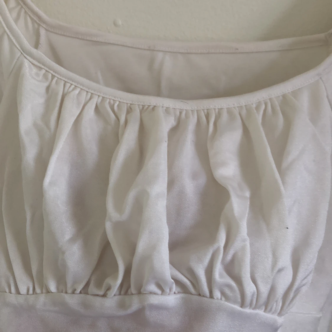 Offshoulder topp i skimmervit - 90