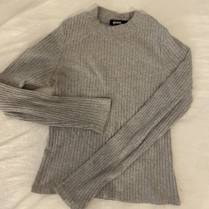 Grå tröja  - 💓