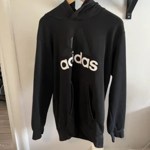 Adidas - Mycket bra skick, adidas, casual, orginal pris: 530