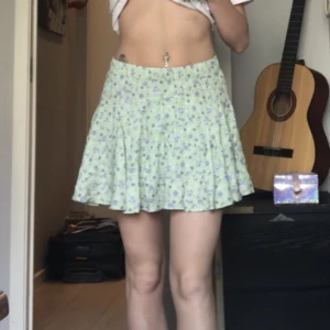  Shorts kjol - Tunn och luftigt material, helt oandvänd då jag köpte i slutet av förra sommaren 