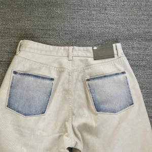 Our legacy denim  - Formal rider cut jeans från our legacys work shop! Third cut fit! Skicket är väldigt bra och size är 32! Perfekta jeans till sommarn 