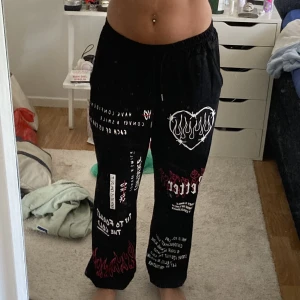 Mjukisbyxor - Använda ett fåtal ggr för ca 1 år sedan. 