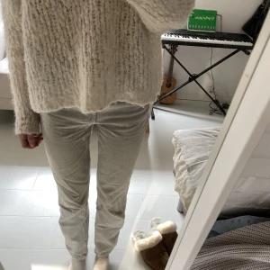 Gråa jeans - Gråa jeans från weekday i modellen voyage. Dm för frågor och fler bilder 💞