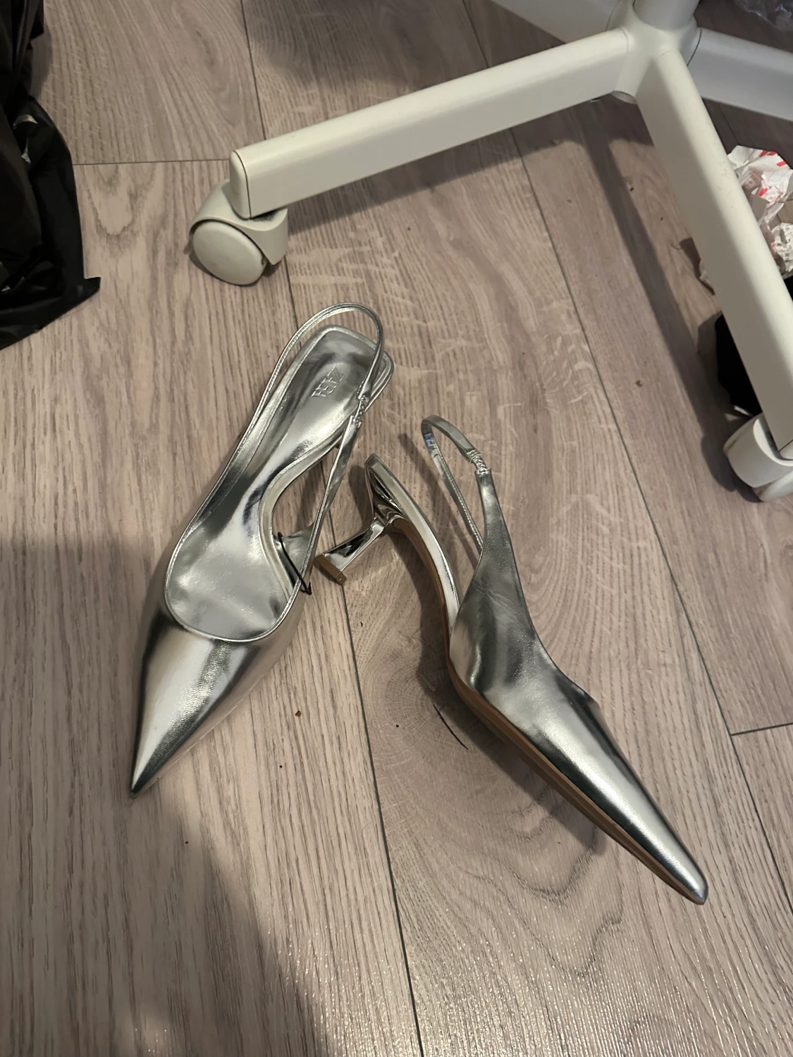Silverklackar/silver pointy heels - 91