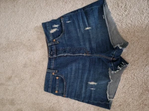 Levi's shorts - Sparsamt använda. Storlek 28 Modell: Ribcage