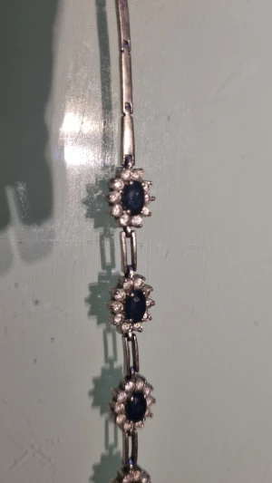 Armband - Armband i äkta silver. Längd 20 cm.  