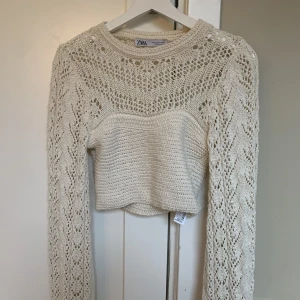 Zara tröja - Jätte unik nät tröja från Zara super fin till sommaren!🪸🤩Jätte bra skick!