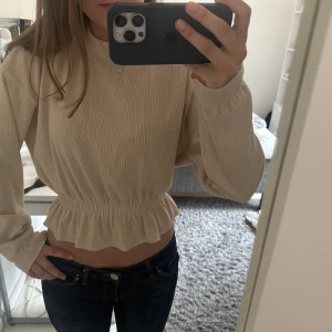 Blus - supersöt tröja/blus från zara💓