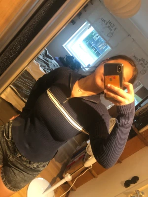 Tröja - Snygg quarter zip tröja från polo ralph lauren. Väldigt tight tröja med långa ärmar.