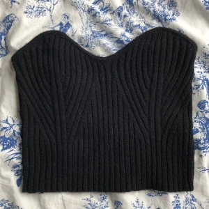 Stickad tubtopp - Jättefin tubtopp i nyskick!