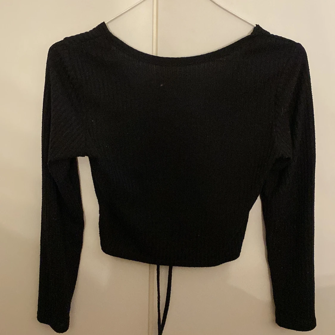 Svart kortare tröja - 91