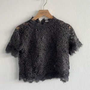 Söt blus  - Superfin blus med mönster. Bra kvalitet