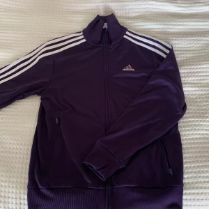 Adidas jacka - Jöttecool lila adidas zip-up!