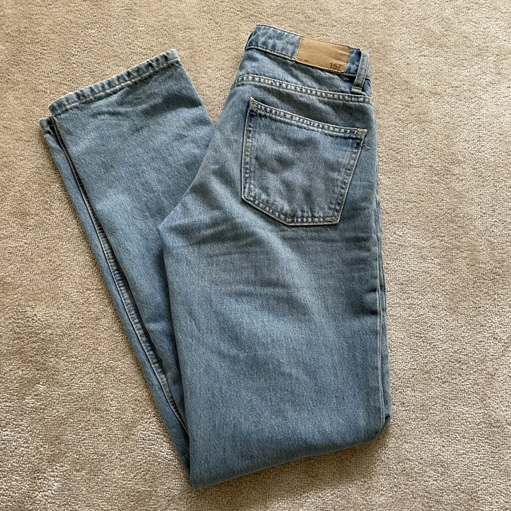 Säljer dessa ljusblå jeans då jag inte använder de så mycket längre. De står att de är i xxs men jag skulle säga att de passar en som har xs också. De är från lager 157 i modellen icon och är i fint skick. Köparen står för frakten. . Jeans & Byxor.