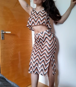 Handgjord - Handjorda crochet set med topp&kjol. Skriv gärna för mer bilder😊