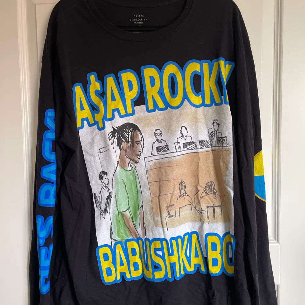 Långärmad tröja från ASAP ROCKY,S konsert, Limited edition Merch i Sverige. Köpte den när han va här i Sverige på konserten. Storlek XL och aldrig använd. . T-shirts.