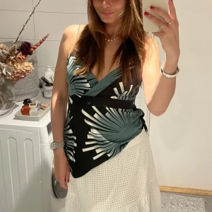 Superfin topp - Säljer denna underbart fina topp!! Storlek s