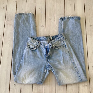 Weekday Arrow Jeans - Arrow Jeans i storlek 24/32!! 