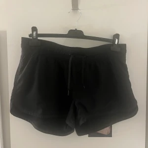 bad shorts 🩳  - TRYCK INTE PÅ KÖP NU‼️‼️‼️‼️‼️‼️‼️ sköna bad shorts från H&M