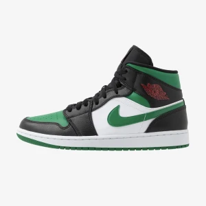 Jordan 1 Green Toe  - Jordan 1 Green Toe Storlek 46 Cond 8/10, använda men i bra skick.  Bilder finns såklart vid intresse. Vid byte kan jag mötas i Malmö/Lund, och vid köp kan jag både frakta och mötas upp. Köpa på StockX, kvitto finns! 