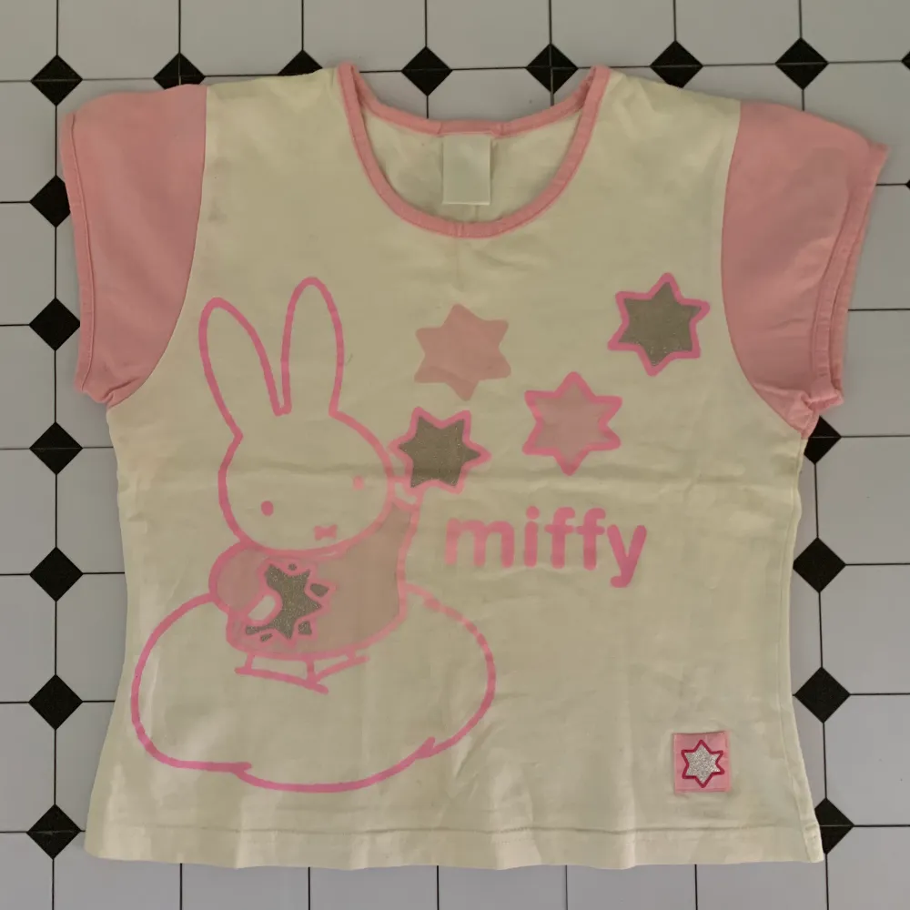 🪩 Vintage Miffy Babytee. Inga defekter. 🪩. Toppar.