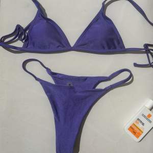 En lila supersöt bikini från Shein i storlek xs. Säljer pga för liten, använt toppen en gång 